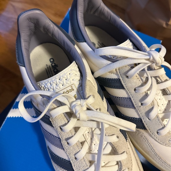 Adidas samba size 4 White and Blue Casual Sneakers - Picture 2 of 8